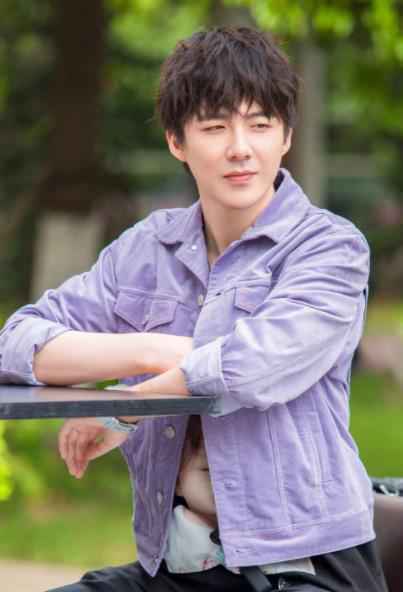 《我们的师父》刘宇宁表现亮眼，携大张伟兄弟团登上YY直播平台