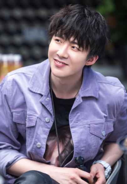 《我们的师父》刘宇宁表现亮眼，携大张伟兄弟团登上YY直播平台