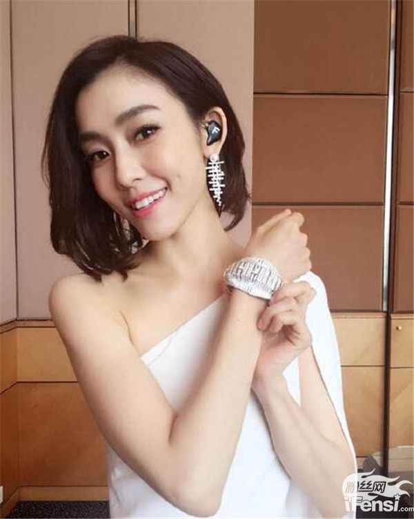 范玮琪竟然也像郑爽他们一样爆瘦了！