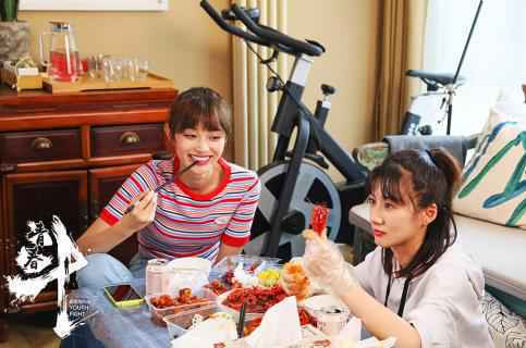 赵宝刚《青春斗》快节奏剧情映射现实 郑爽徐洋组CP狂撒糖