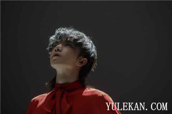 华晨宇热血演绎终极主打单曲《斗牛》唤醒良善打造奇幻“空中斗牛场”