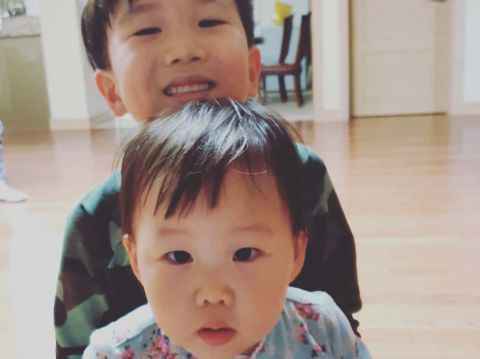 《超人回来了》童言童语最让人感动！我们一家四口不能永远一起生活吗？