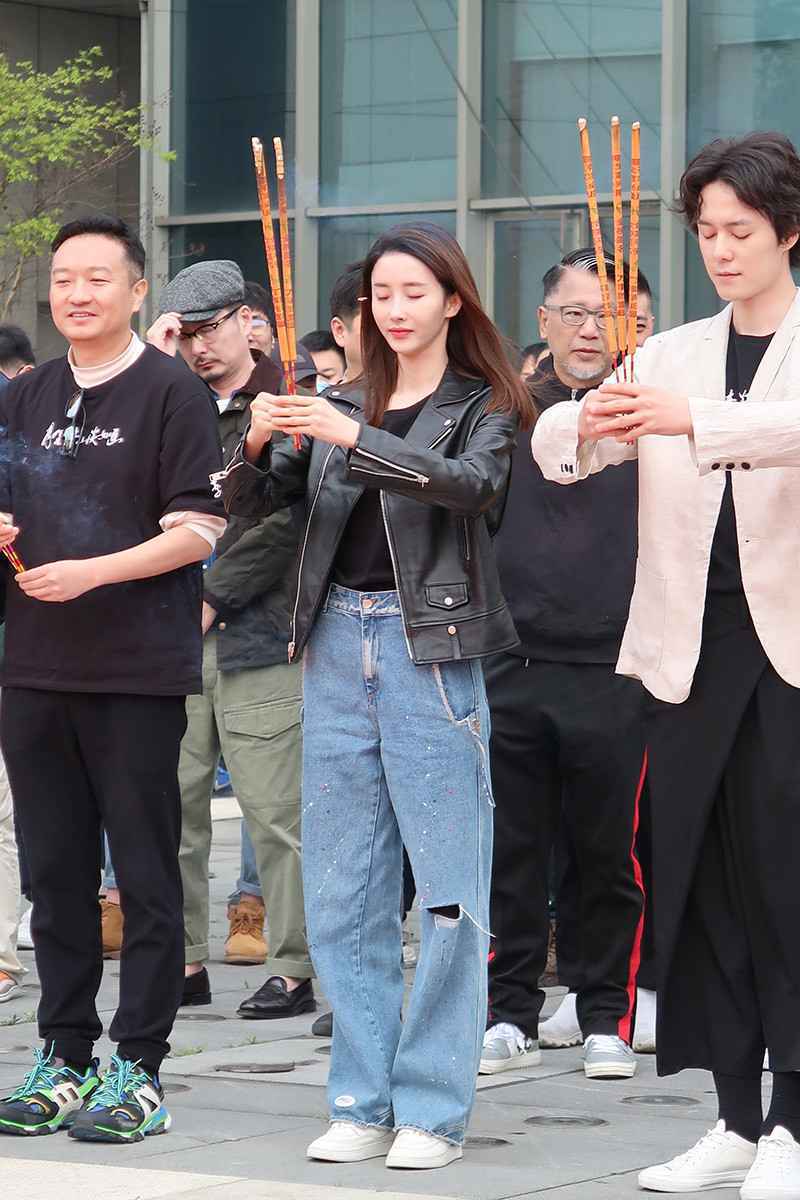 胡丹丹《月里青山淡如画》开机 出演古琴才女弘扬传统民乐文化