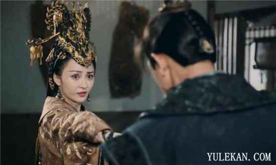 丁宁为什么要在叶甄用浅雪逼他到时候往叶甄剑上撞?