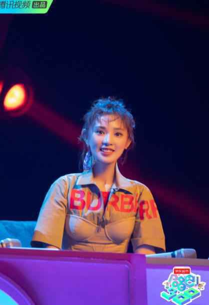 “甜酷女鹅”彭小苒亮相《合唱吧300》 见证R1SE草蜢两代男团惊喜合唱