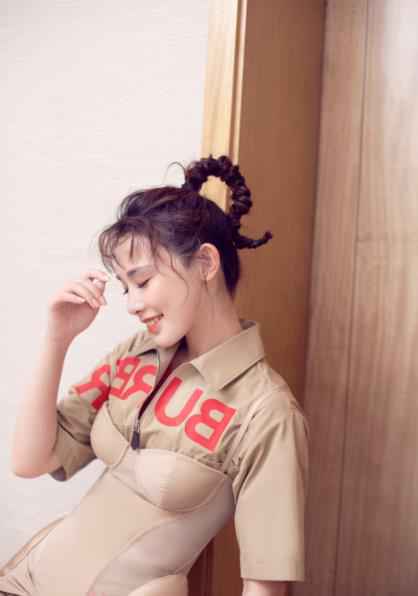 “甜酷女鹅”彭小苒亮相《合唱吧300》 见证R1SE草蜢两代男团惊喜合唱