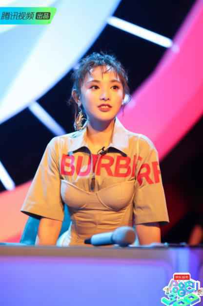 “甜酷女鹅”彭小苒亮相《合唱吧300》 见证R1SE草蜢两代男团惊喜合唱