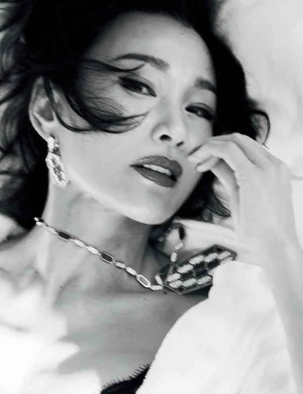 陈冲 | 洪水中的水草