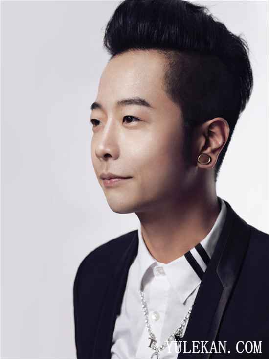 《长城如是歌》讲述了什么？由谁演唱的？