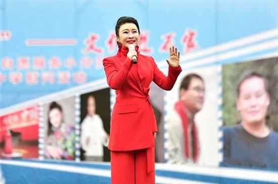 “我们的中国梦”文化进万家活动 陈蓓蓓演唱了什么歌曲？