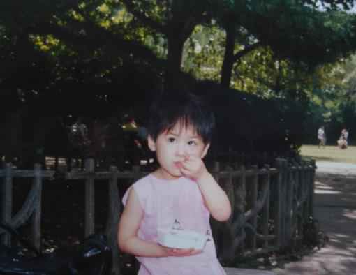 《妈超》曝光黄圣依童年照，安迪安麟谁更像妈妈？