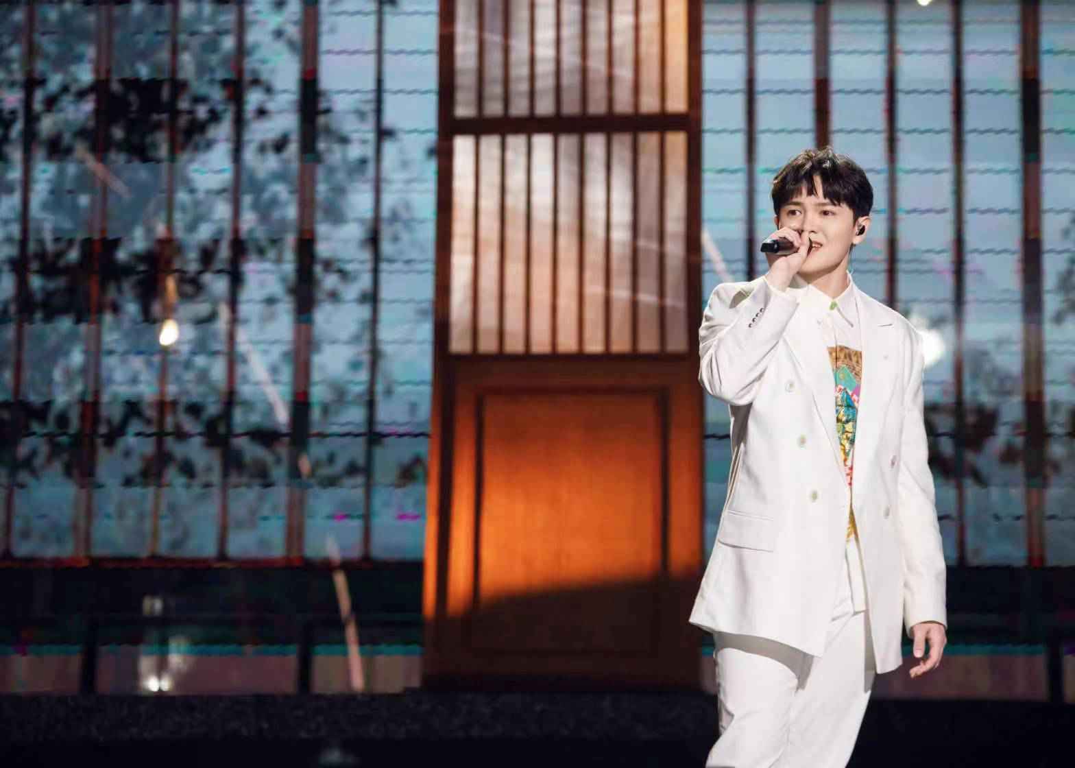 尤长靖献唱《蜀相》 感受中华文化诠释英雄气骨