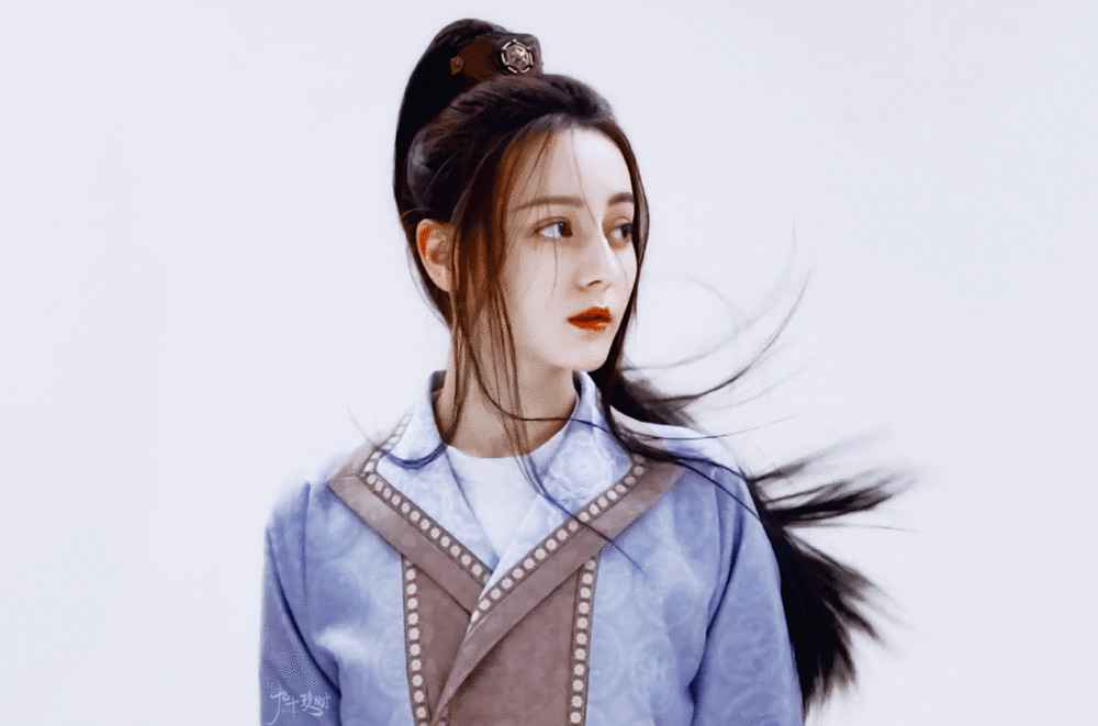 《长歌行》空降开播吴磊热巴CP感足，看清海报站位：收视稳了！