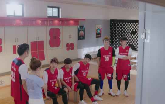 《热血狂篮》华阳球馆被砸球队遭“黑哨” 楚逍助力华阳反败为胜