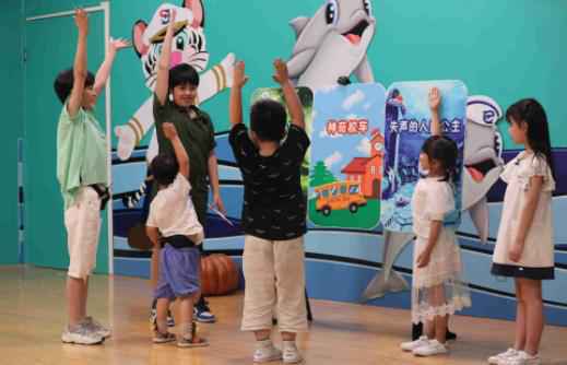 《星空下的童话》自然篇！刘畊宏开口解释“惨遭”萌娃拒绝？