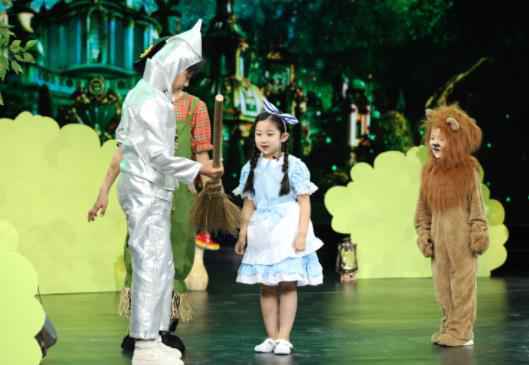 《星空下的童话》自然篇！刘畊宏开口解释“惨遭”萌娃拒绝？