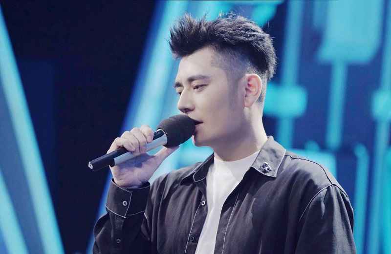 《天天云时间》晒各位主持人旧照,钱枫清瘦模样青涩