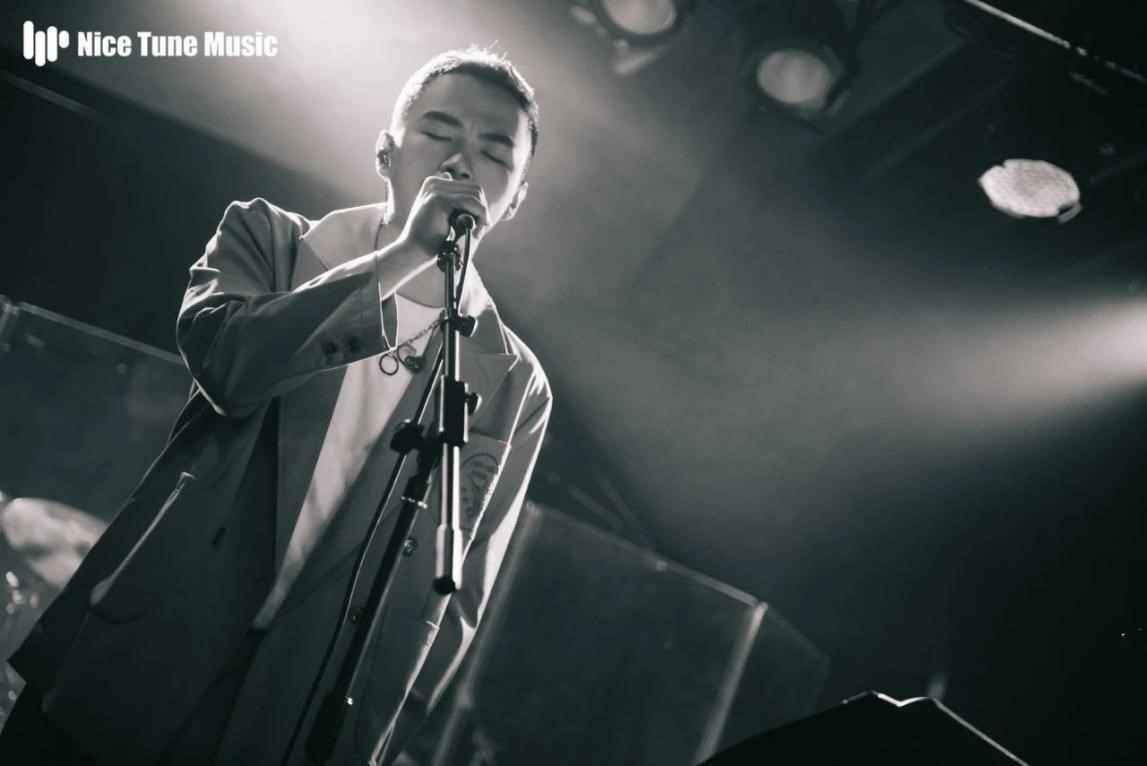 林启得新歌《依旧无依》上线,相遇与别离,歌声中寻找心中答案