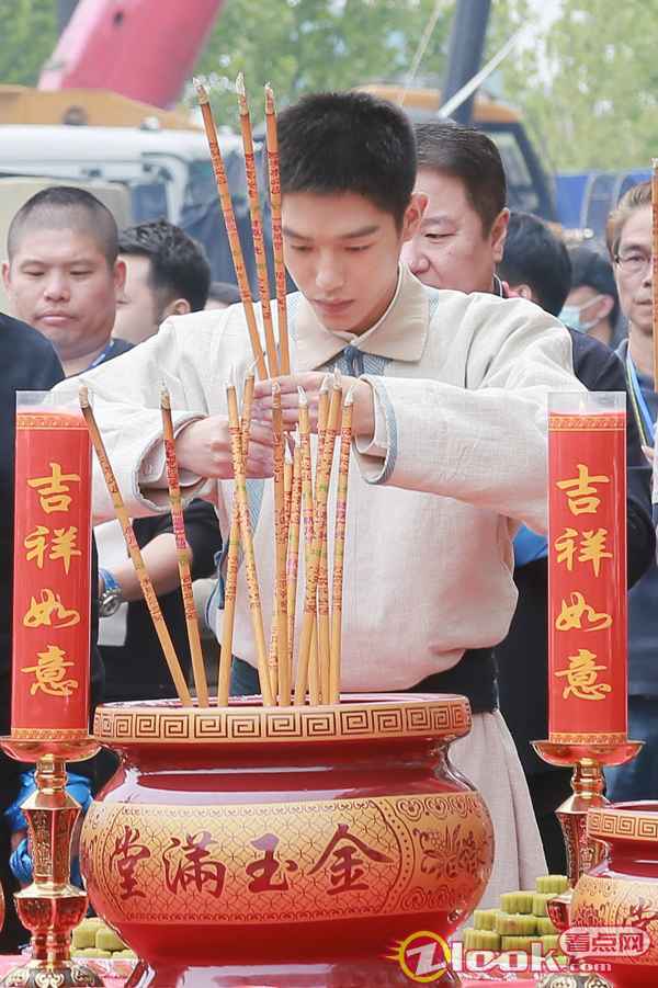 微信图片_20210416084555 王锵任尔冬升新片主演 《海的尽头是草原》演蒙古少年