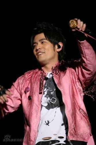粉红控的周杰伦会穿多少粉色上好声音？