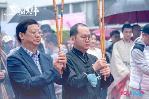 《皇后刘黑胖》横店开机 史上最草根皇后“惊艳”亮相