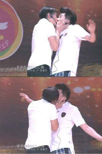 孙艺洲钟汉良当众基吻 粉丝:男神收割机