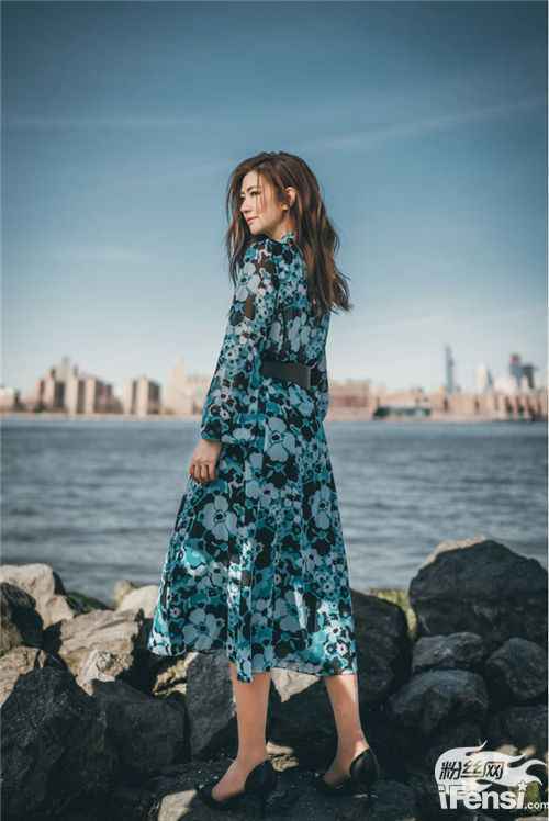 Selina任家萱纽约街拍曝光 演绎百变女神