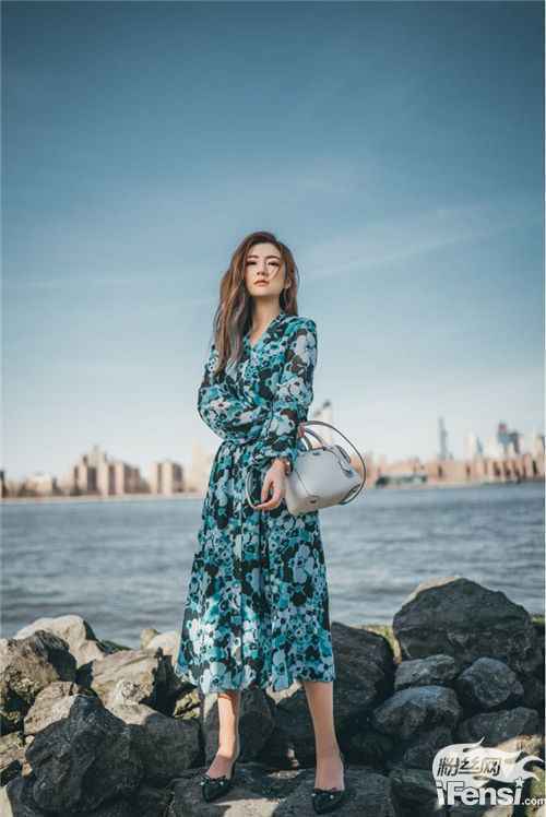 Selina任家萱纽约街拍曝光 演绎百变女神