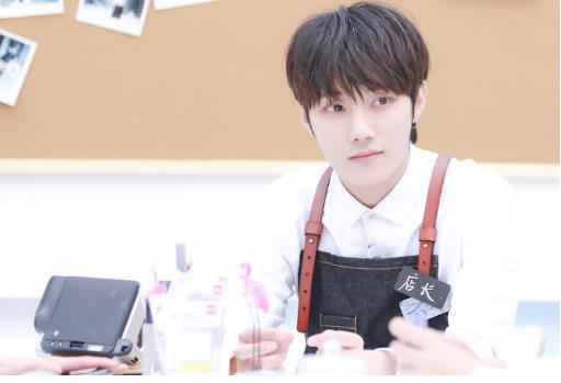 《心动的味道·厨语》“三好学生”赵品霖为做奶茶记笔记 郑泽霖化身段子手吐槽刁蛮顾客