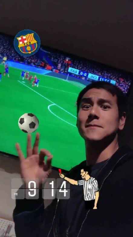 球迷彭于晏看欧冠晒表情包 敲可爱