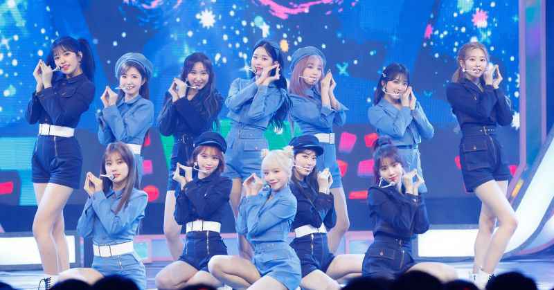 IZ*ONE 缔造新纪录 新专辑发行首日热卖 18 万张！