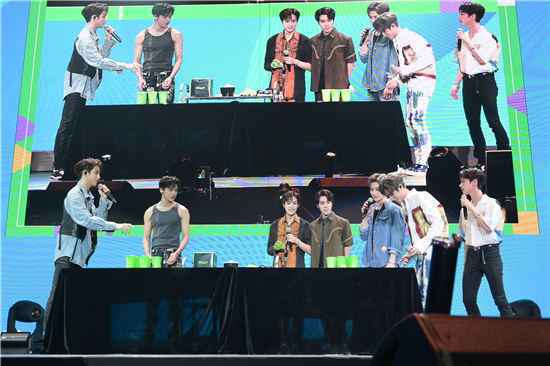 威神V亚洲巡回粉丝见面会演唱了什么?