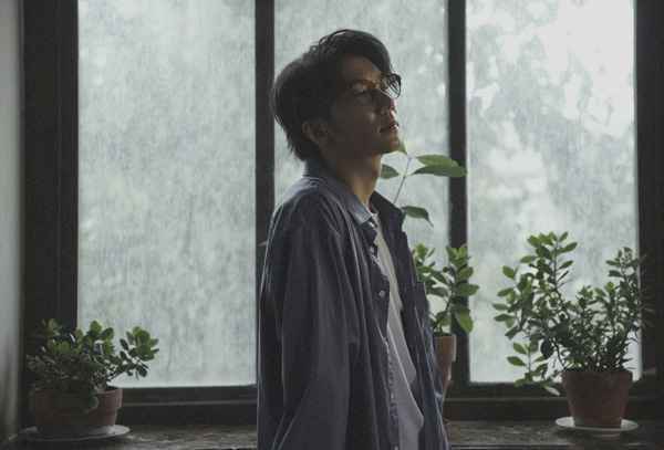 侯磊全新创作专辑《城市回响》 10首城市群像唱作感响即将整张解锁