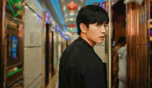 陈晓新剧开启卧底警察模式 甜虐剧情即将上线引发期待