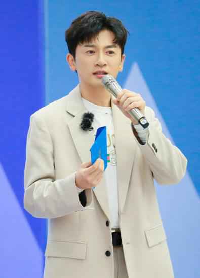 苏有朋《创造营2019》师生首次同台 青苹果减肥操笑翻全场