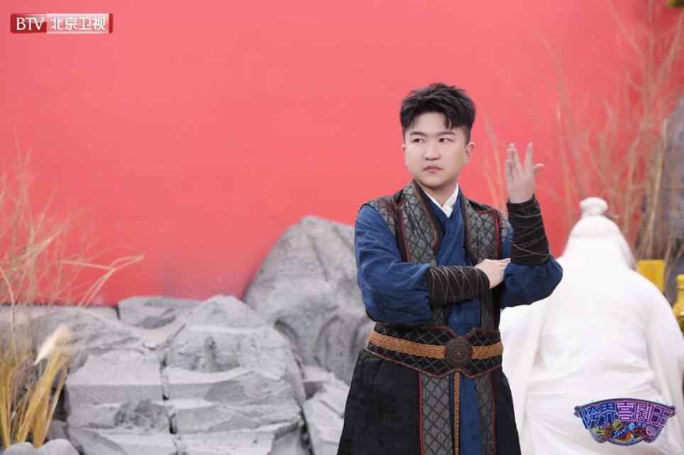 北京卫视《跨界喜剧王》第五季总决赛拉开帷幕 跨界艺人精彩献技 谁将问鼎终极王座？