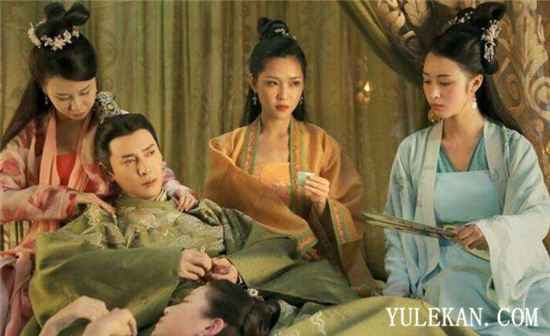 《锦衣之下》陆绎为什么对严世藩毕恭毕敬？