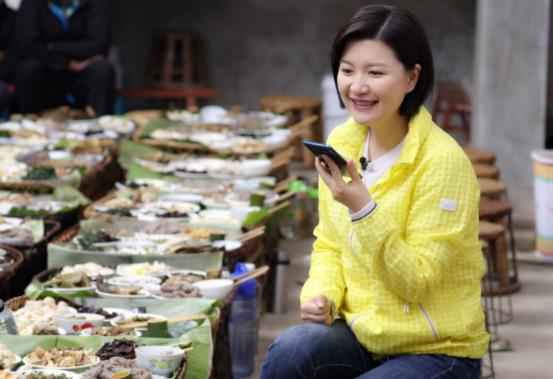 东方卫视《我们在行动》再入彩云之南 陈蓉携手蔡国庆、吴谨言逗乐学习哈尼族语言 助农探索绿春县支柱产业