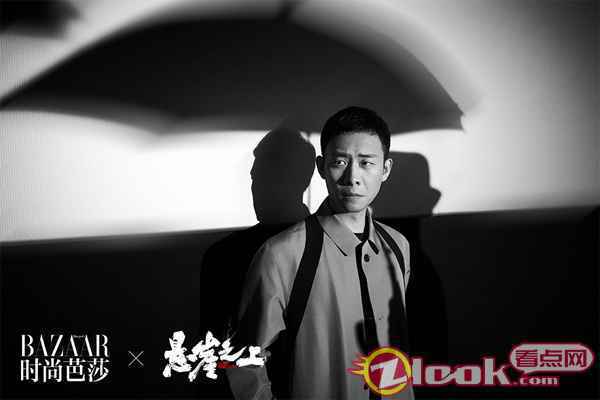 张艺谋《悬崖之上》黑白特工大片 全网热度激增持续领跑五一档