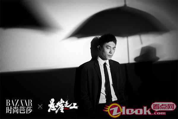 张艺谋《悬崖之上》黑白特工大片 全网热度激增持续领跑五一档