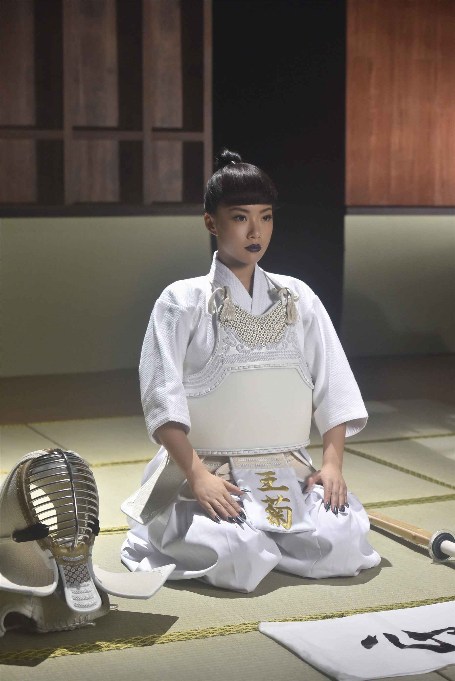 王菊《告白之夜》MV化身剑道武士