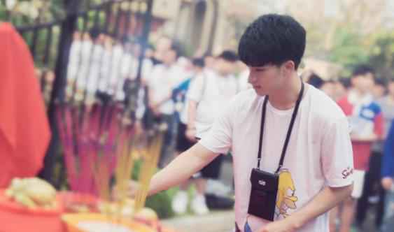 《小骑士！冲啊》海口开机 D7少年团钟文杰化身小骑士“奶爸”