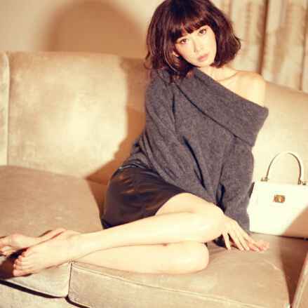 林志玲短发出镜秀美腿 娇羞问：喜欢吗