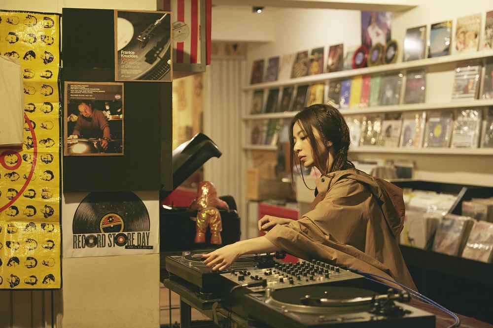 田馥甄《无人知晓》专辑影像最终章 《人什么的最麻烦了》MV上线