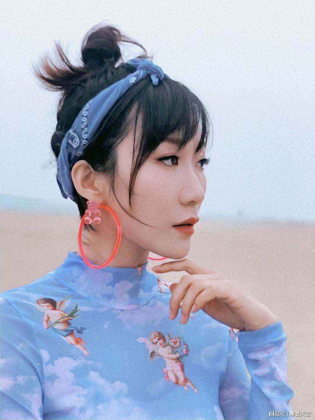 阿肆发布新单曲《偏爱》，你的“怦然心动”从来不会“不合时宜”