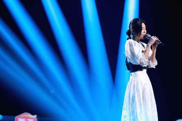 《谁是宝藏歌手》迎来现场观众,星号歌手萨吉获赞赋予歌曲全部生命