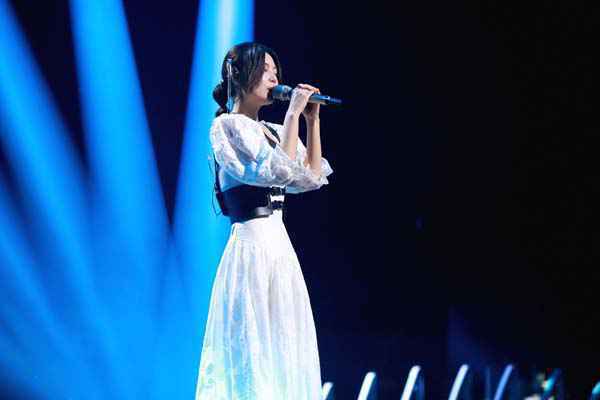 《谁是宝藏歌手》迎来现场观众,星号歌手萨吉获赞赋予歌曲全部生命
