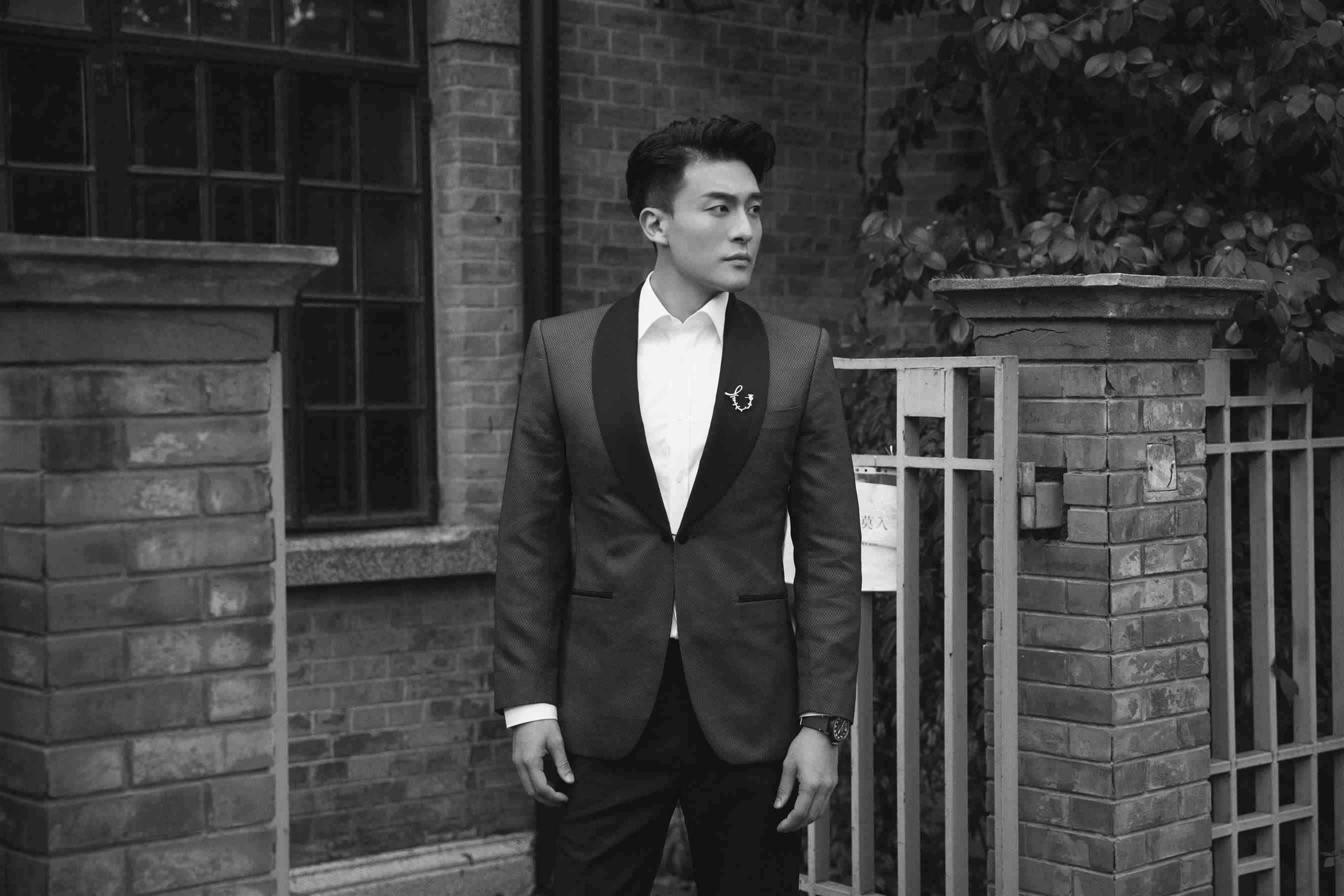 孙艺洲亮相阅文风云盛典 沉稳儒雅绅士有型