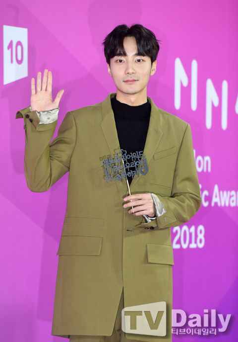 Roy Kim睽违2年再发声：6月入伍前率先发表新曲