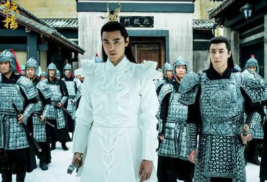 《扶摇》勇破百亿大关 杨幂阮经天不负勇往笃行不倦